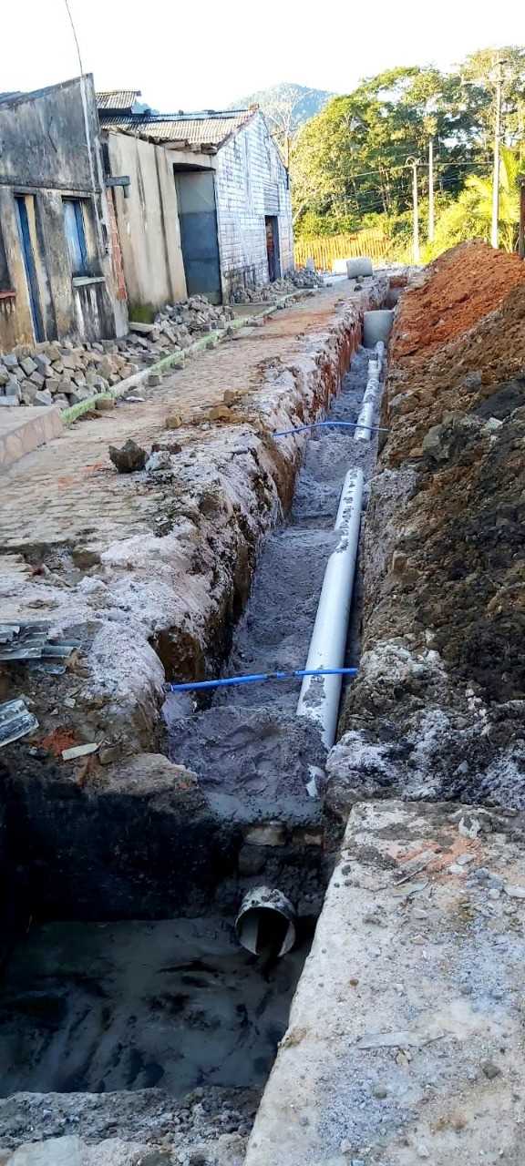 Camacã: Serviço de esgoto da Rua da Cooperativa em São João do Panelinha deixa moradores bastante felizes